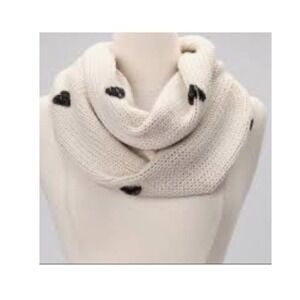 Betsey Johnson Chunky Knit Infinity Scarf Cream Black Hearts Cozy Winter Stylish